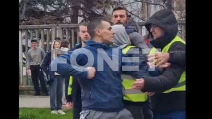 Pokušao da prođe kroz kolonu